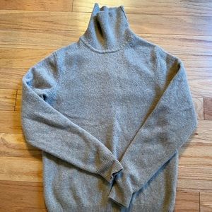 Uniqlo Lambswool Turtleneck Sweater Beige Size M.